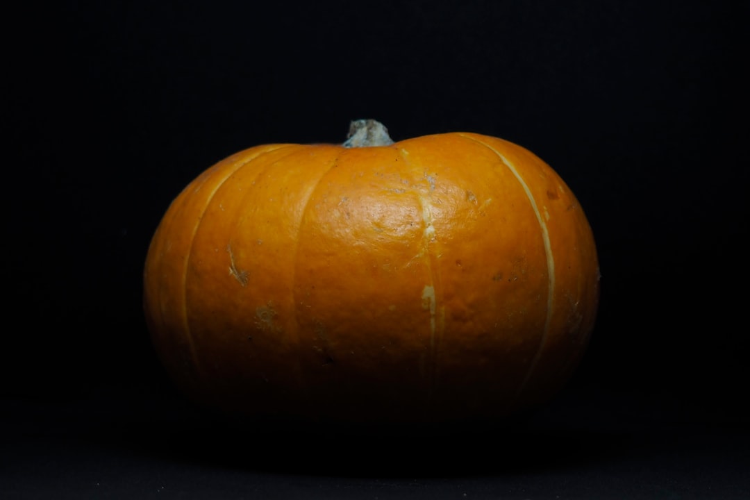 Herfstsalade met pompoen en noten. Herfstsalade met pompoen en noten.